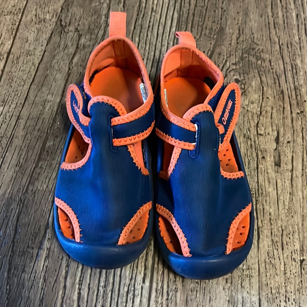 Summer sandals Oshkosh